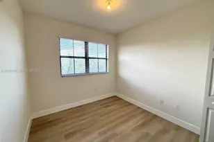 10620 NW 88th St, Doral, FL 33178 - Photo 9