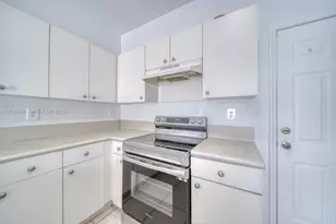 27240 SW 138th Path, Homestead, FL 33032 - Photo 3