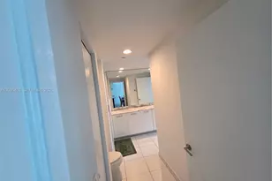 500 Brickell Ave, Miami, FL 33131 - Photo 25