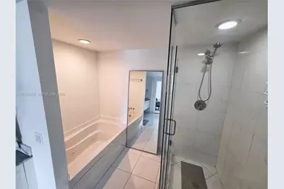 500 Brickell Ave #3105, Miami, FL 33131 - Photo 15