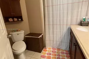 9711 Fontainebleau Blvd, Miami, FL 33172 - Photo 19
