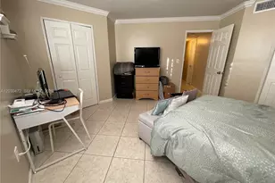 9711 Fontainebleau Blvd, Miami, FL 33172 - Photo 17