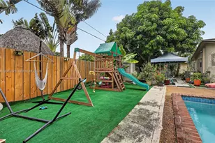 18240 NE 8th Ave, North Miami Beach, FL 33162 - Photo 51