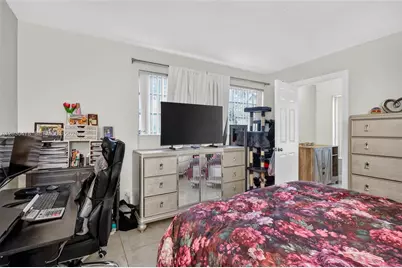 18240 NE 8th Ave, North Miami Beach, FL 33162 - Photo 23