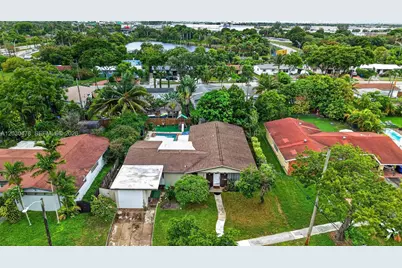 18240 NE 8th Ave, North Miami Beach, FL 33162 - Photo 57