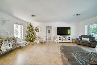 10600 SW 80th Ct, Miami, FL 33156 - Photo 3