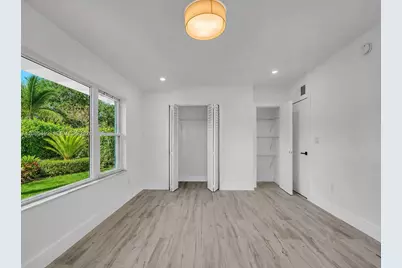 1905 Alamanda Dr, North Miami, FL 33181 - Photo 15
