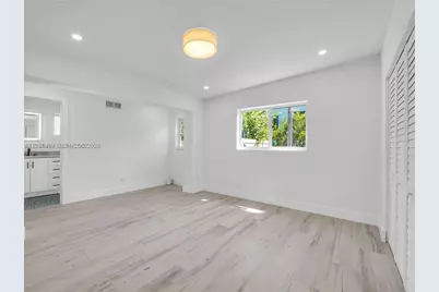 1905 Alamanda Dr, North Miami, FL 33181 - Photo 11