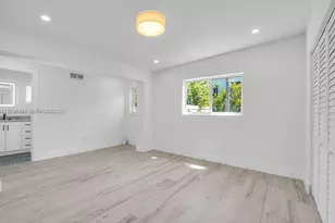 1905 Alamanda Dr, North Miami, FL 33181 - Photo 11