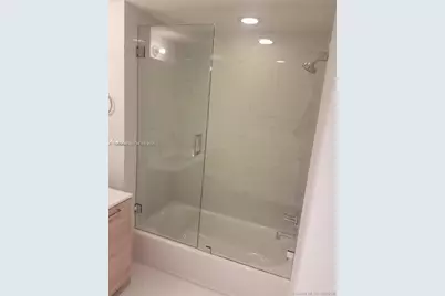 16385 Biscayne Blvd #621, North Miami Beach, FL 33160 - Photo 9