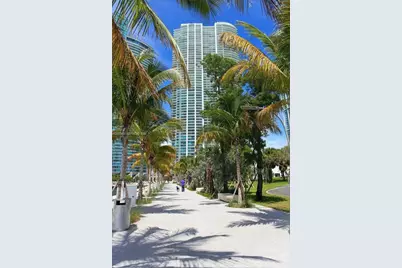 900 Biscayne Blvd #PH6205, Miami, FL 33132 - Photo 53