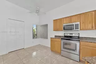 11007 Whitecap Dr, Riverview, FL 33579 - Photo 3