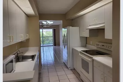 13705 SW 12th St #304B, Pembroke Pines, FL 33027 - Photo 17