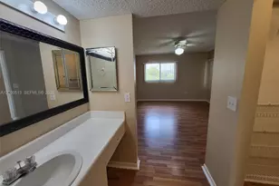 13705 SW 12th St, Pembroke Pines, FL 33027 - Photo 21