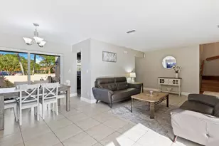4119 Coral Springs Dr, Coral Springs, FL 33065 - Photo 7