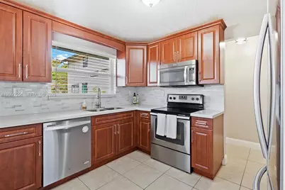 4119 Coral Springs Dr #C6, Coral Springs, FL 33065 - Photo 9