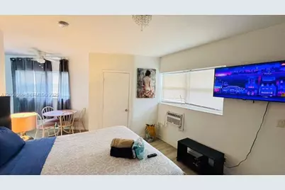 109 SE 9th St #2, Hallandale Beach, FL 33009 - Photo 3