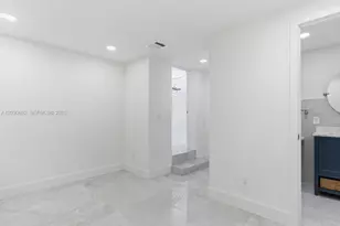 291 E Shore Dr E, Miami, FL 33133 - Photo 11