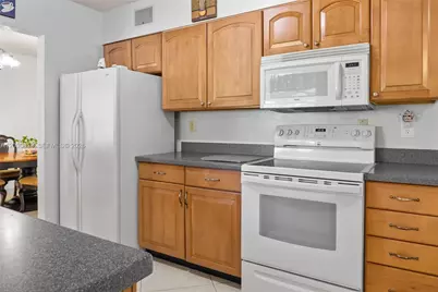 7617 NW 66th Ter, Tamarac, FL 33321 - Photo 13