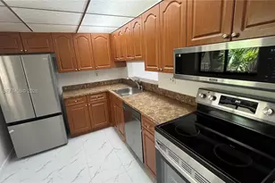 8045 SW 107th Ave, Miami, FL 33173 - Photo 7