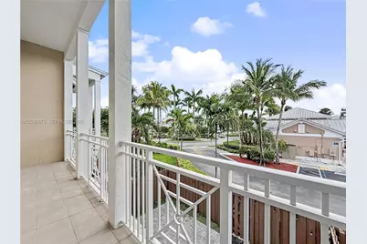 10718 NW 76th Ln, Doral, FL 33178 - Photo 23