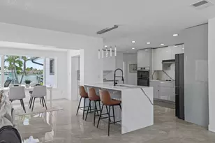 7905 9th Ave S, Saint Petersburg, FL 33707 - Photo 9