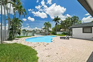 7905 9th Ave S, Saint Petersburg, FL 33707 - Photo 3