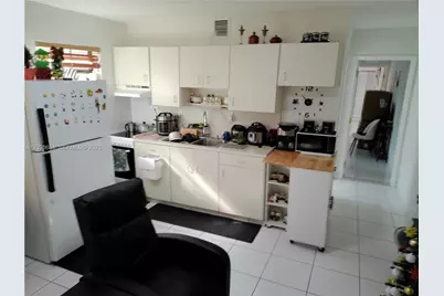 10812 SW 33rd St, Miami, FL 33165 - Photo 13