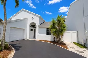 10791 SW 10th Pl, Davie, FL 33324 - Photo 1
