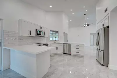 10791 SW 10th Pl #0, Davie, FL 33324 - Photo 13