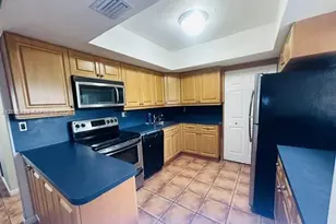 8775 Park Blvd, Miami, FL 33172 - Photo 7