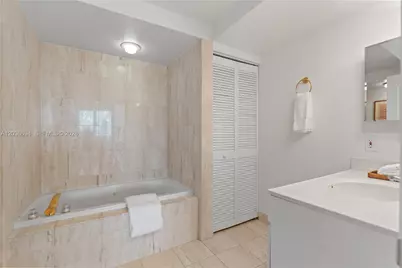 1800 Sunset Harbour Dr #1003, Miami Beach, FL 33139 - Photo 23