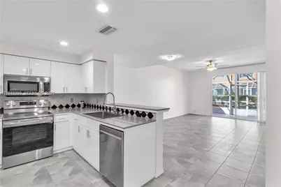 1393 Barcelona Way #4-26, Weston, FL 33327 - Photo 7
