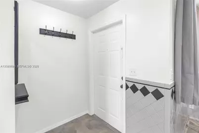 1393 Barcelona Way #4-26, Weston, FL 33327 - Photo 5