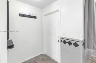 1393 Barcelona Way, Weston, FL 33327 - Photo 5