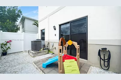 1147 SW 7th Ct, Florida City, FL 33034 - Photo 15