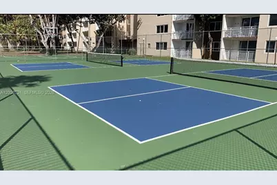 6950 Miami Gardens Dr #2-304, Hialeah, FL 33015 - Photo 17