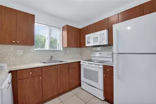 2721 SE 12th Pl, Homestead, FL 33035 - Photo 11