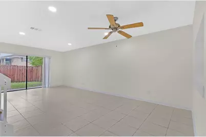 741 NW 105th Ter #Townhouse, Pembroke Pines, FL 33026 - Photo 5