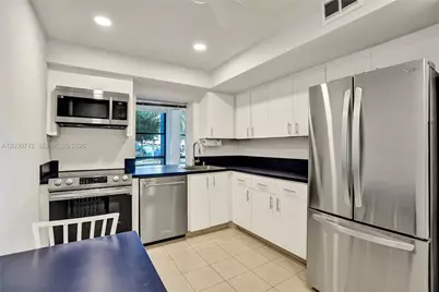 1000 Parkview Dr #104, Hallandale Beach, FL 33009 - Photo 31