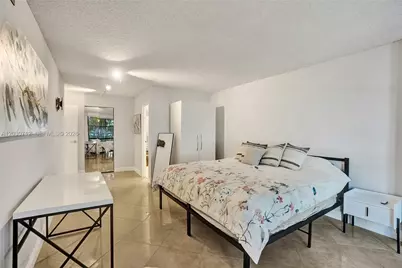 1000 Parkview Dr #104, Hallandale Beach, FL 33009 - Photo 3