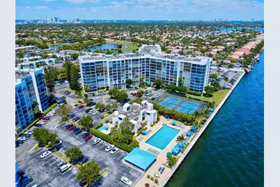 1000 Parkview Dr #104, Hallandale Beach, FL 33009 - Photo 43