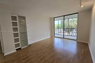 900 NE 195th St, Miami, FL 33179 - Photo 19