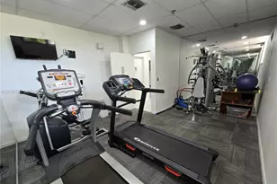 900 NE 195th St, Miami, FL 33179 - Photo 55