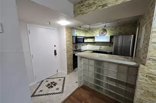 900 NE 195th St, Miami, FL 33179 - Photo 9