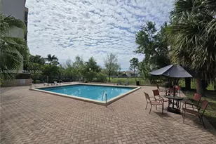 900 NE 195th St, Miami, FL 33179 - Photo 57