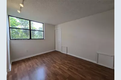 900 NE 195th St #215, Miami, FL 33179 - Photo 35