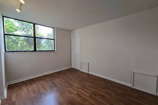 900 NE 195th St, Miami, FL 33179 - Photo 35