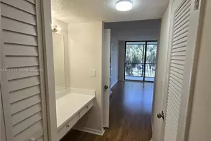 900 NE 195th St, Miami, FL 33179 - Photo 29