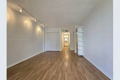 900 NE 195th St #215, Miami, FL 33179 - Photo 21